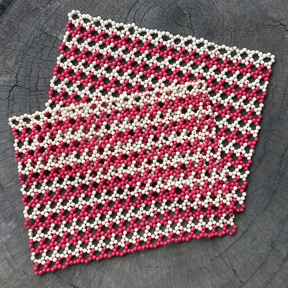 Jogo Americano em Sementes de Açaí (Retangular - Magenta/Branco) - 2 Serviços Jogo Americano em Sementes de Açaí (Retangular - Magenta/Branco) - 2 Serviços