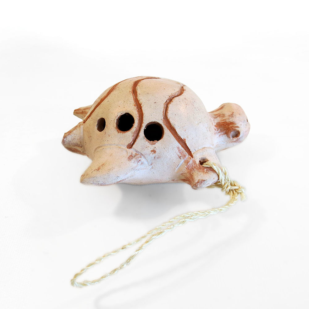 Ocarina em formato de tartaruga, em cerâmica Ocarina em formato de tartaruga, em cerâmica