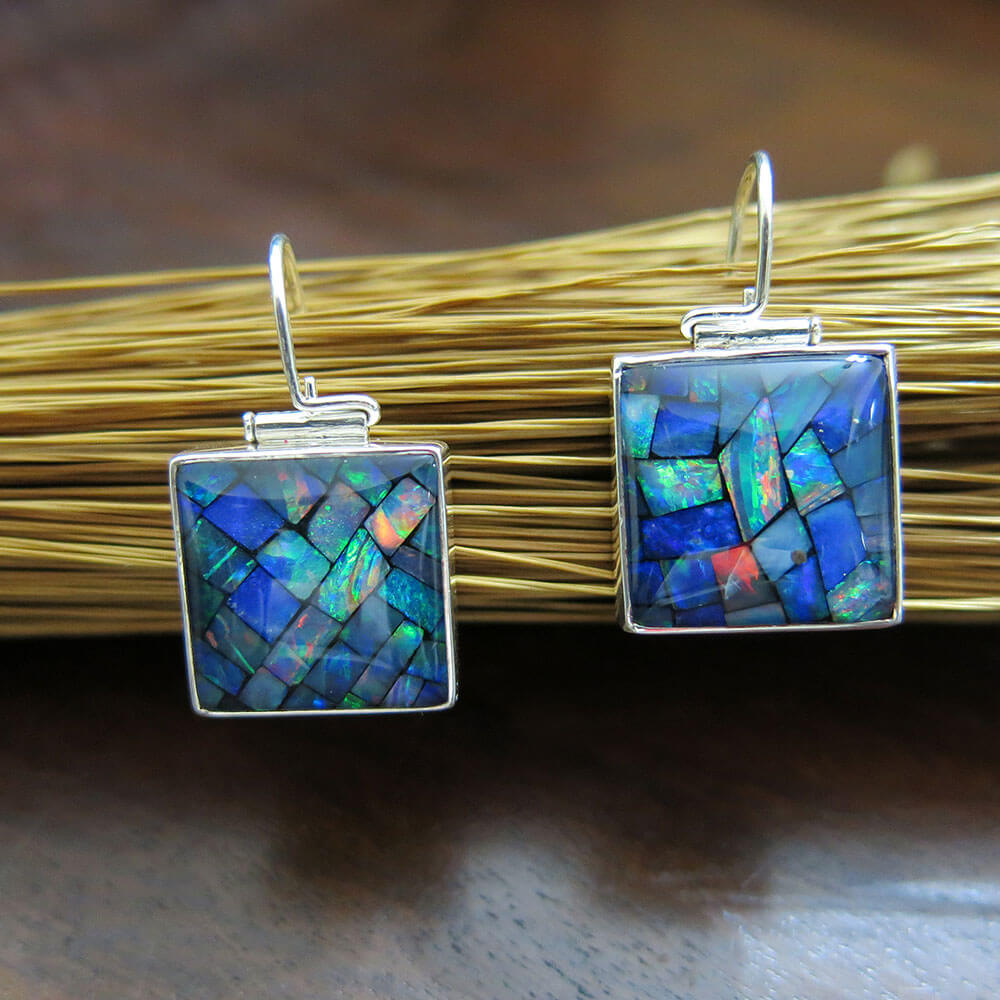 Brincos quadrados grandes com fecho em gancho - Em prata e opala azul em mosaico Brincos quadrados grandes com fecho em gancho - Em prata e opala azul em mosaico