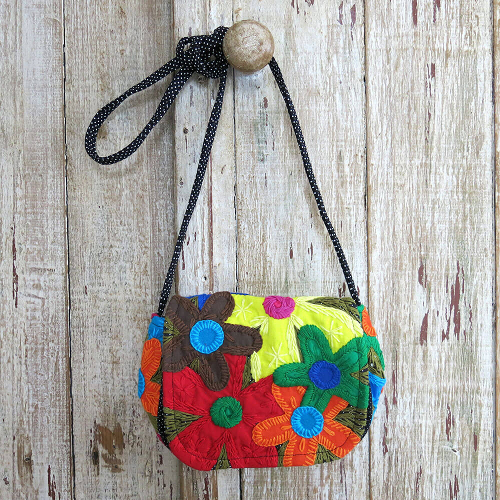 Bolsa “Baggy” - fundo preto Bolsa “Baggy” - fundo preto