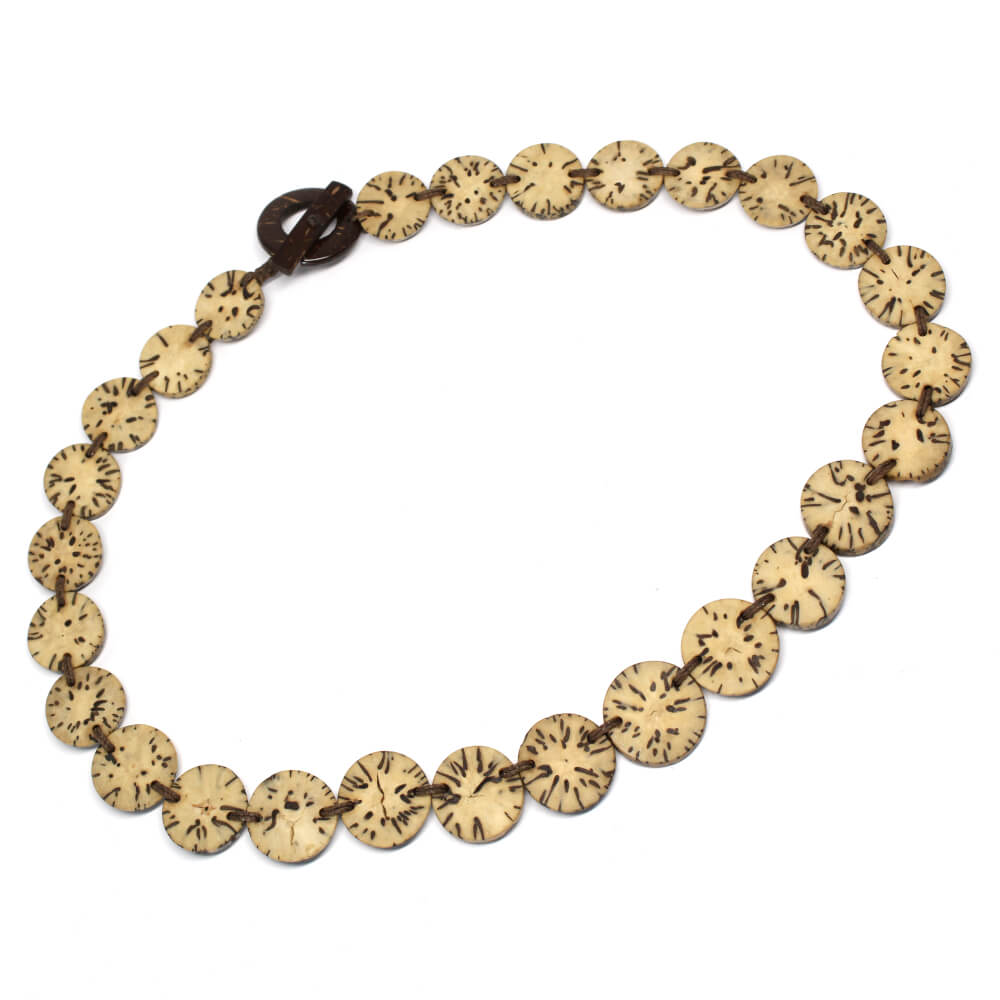 Biojoia colar em fatias de semente de Palmeira Jupati natural e fecho de Coco Biojoia colar em fatias de semente de Palmeira Jupati natural e fecho de Coco