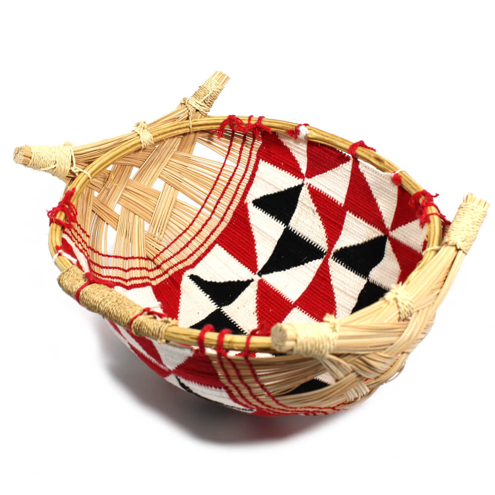Cesto indígena preto, vermelho e branco Cesto indígena preto, vermelho e branco