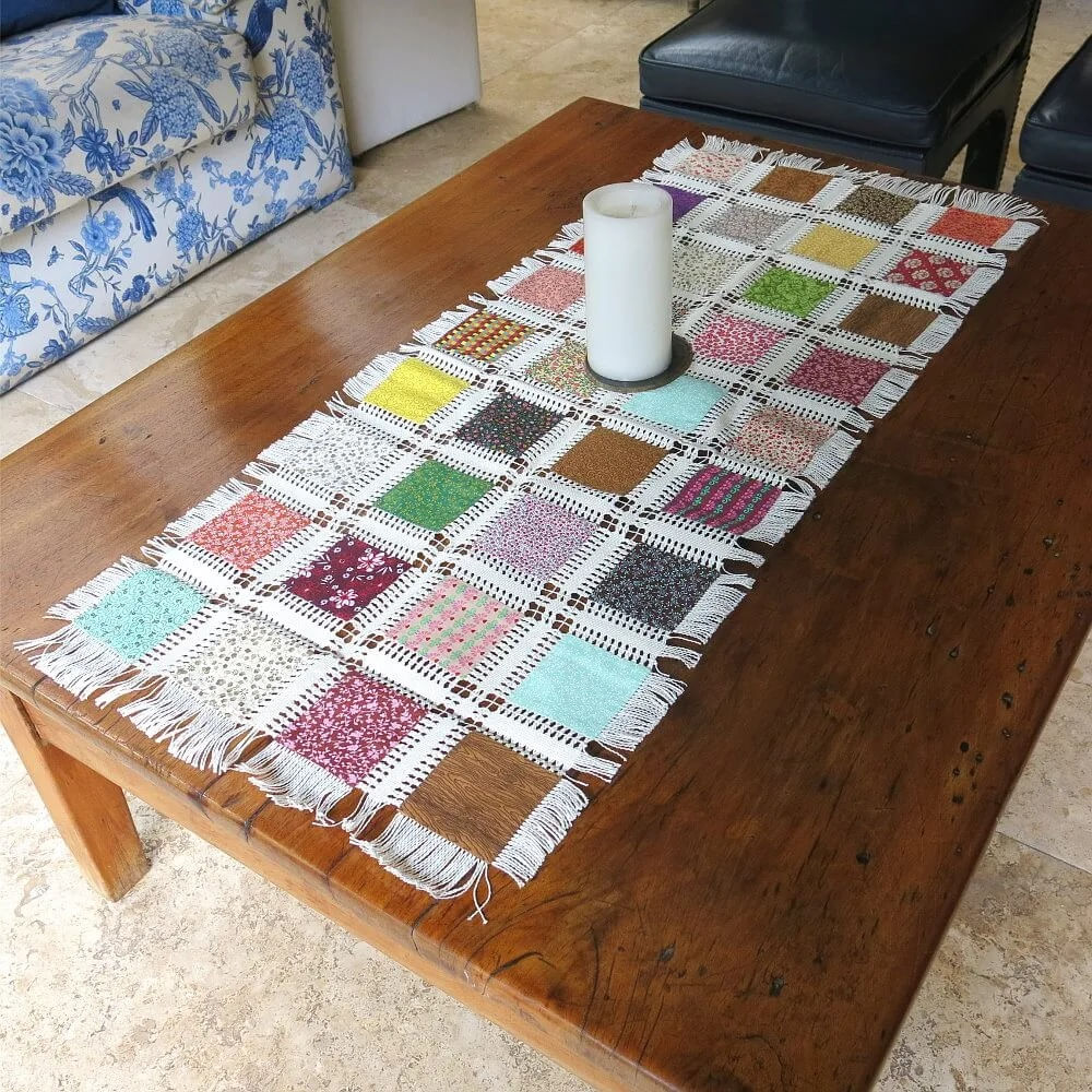 Caminho de mesa bordado à mão - Patchwork Caminho de mesa bordado à mão - Patchwork