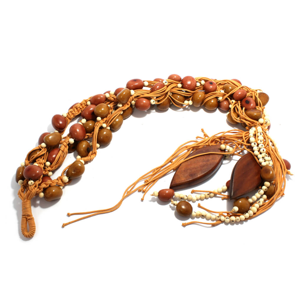 Colar decorativo de mesa com Jarina na cor marrom e semente de Assaí natural com cordão de algodão Colar decorativo de mesa com Jarina na cor marrom e semente de Assaí natural com cordão de algodão